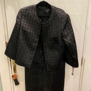 Tahari  sheath dress 20W, black sparkly fabric with delicate beaded detail